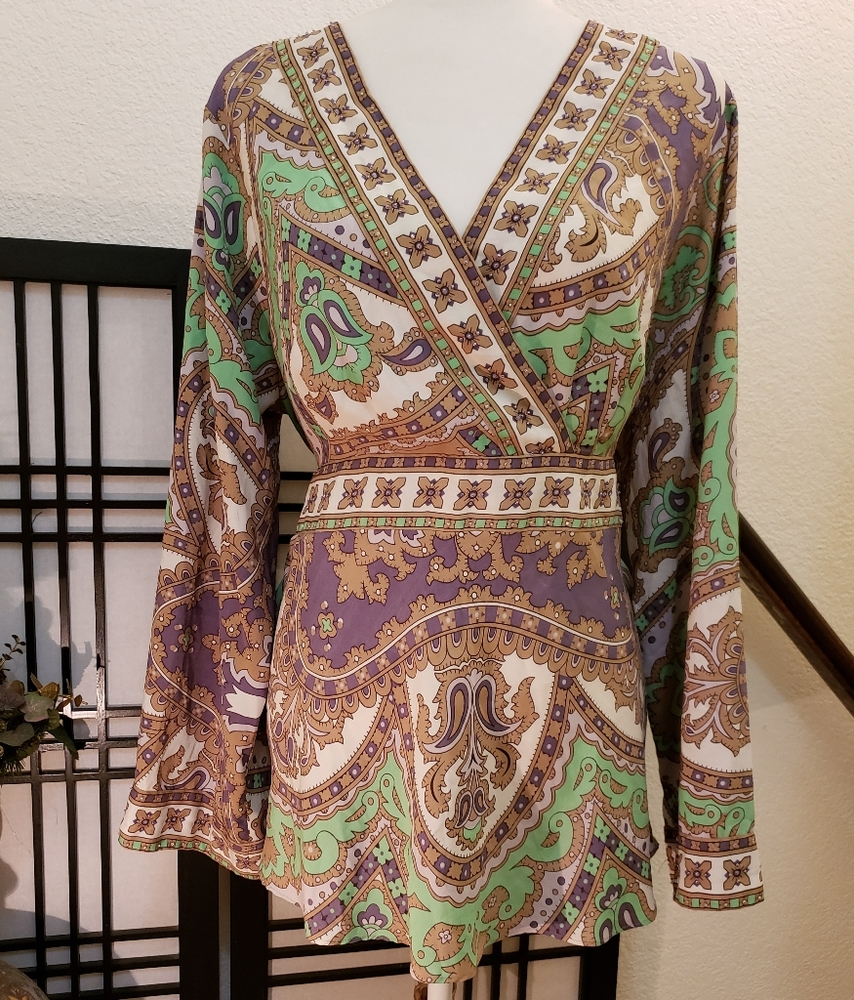 Blouse - Picture 2 of 8